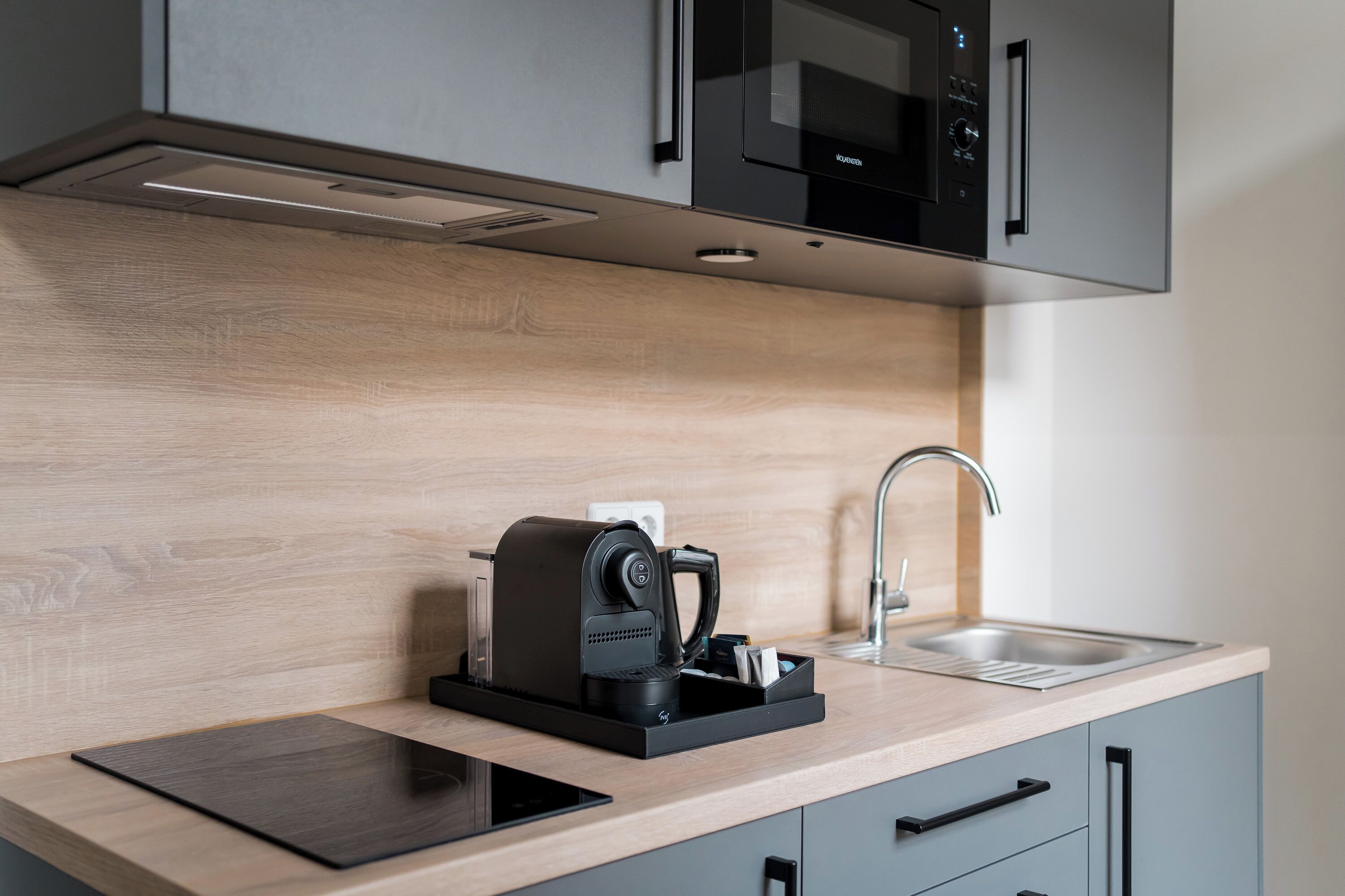 Photo - Homaris Boxi Studios