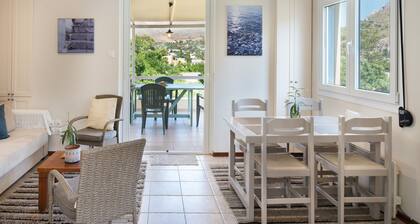 Holiday Home 'Stunning Views Kantouni Beach' with Mountain View, Wi-Fi and Air Conditioning