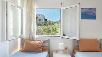 2 bedrooms, free WiFi, bed sheets, wheelchair access