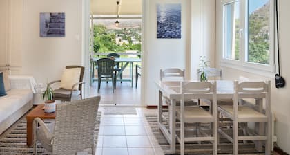 Ferienhaus 'Stunning Views Kantouni Beach' mit Bergblick, WLAN und Klimaanlage