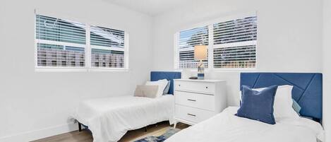 3 bedrooms, desk, iron/ironing board, WiFi