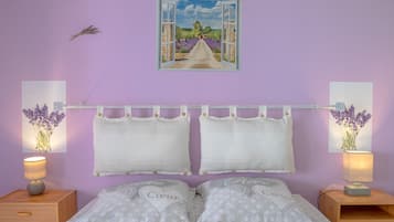 1 slaapkamer, een strijkplank/strijkijzer, gratis wifi, beddengoed