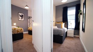 Room - Spacious 4 bedroom house - Moira Lodge by Tŷ SA (Cardiff)