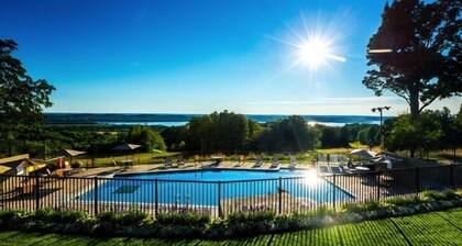 Cozy Condo, Includes Beech club and Pool Passes.