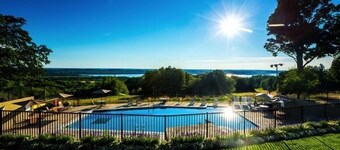 Cozy Condo, Includes Beech club and Pool Passes.