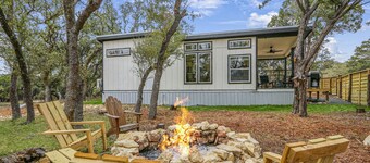 1 Bedroom Tiny House i Cowboy pool