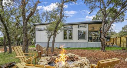 1 Bedroom Tiny House i Cowboy pool