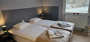 Double Room | Desk, soundproofing, iron/ironing board, free WiFi - Näsbygården (Storvik)