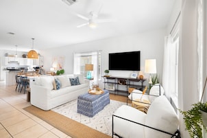 House | Living area | 50-inch Smart TV with digital channels, TV, Netflix