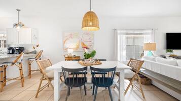 House | In-room dining