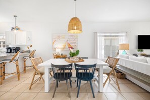 House | In-room dining