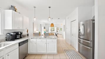 House | Private kitchen | Full-size fridge, microwave, oven, stovetop