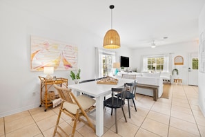 House | In-room dining - 30A Beach House - Coconut Cottage by PHG (Santa Rosa Beach)