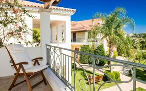 Unclassified image, 4 of 16, button