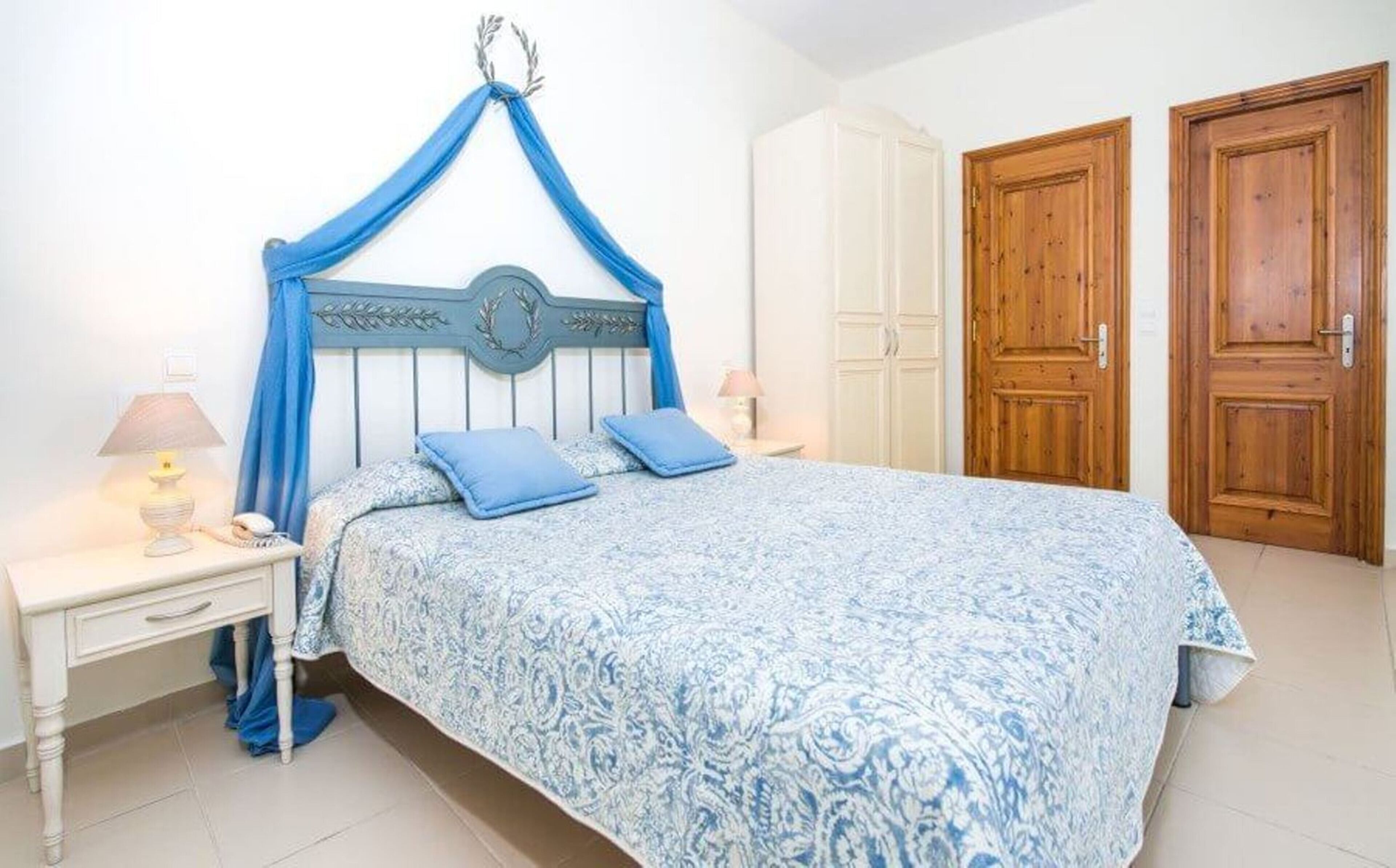 1 bedroom, in-room safe, iron/ironing board, travel cot