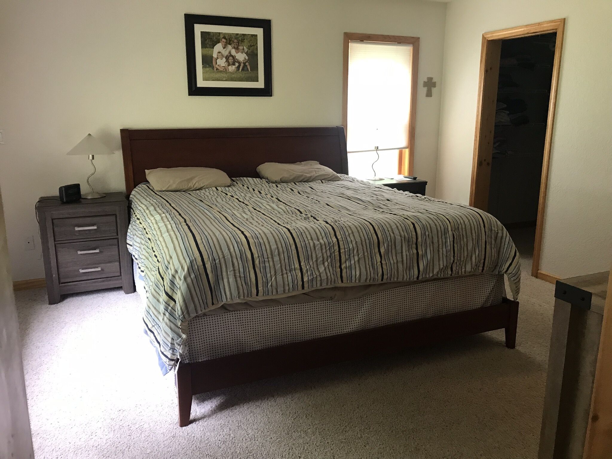 5 habitaciones, tabla de planchar con plancha y wifi gratis 