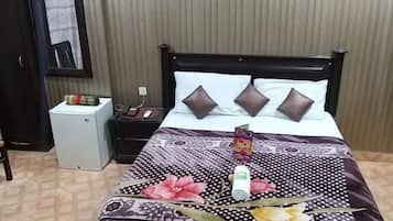 Standard Double or Twin Room | Iron/ironing board, free WiFi, bed sheets