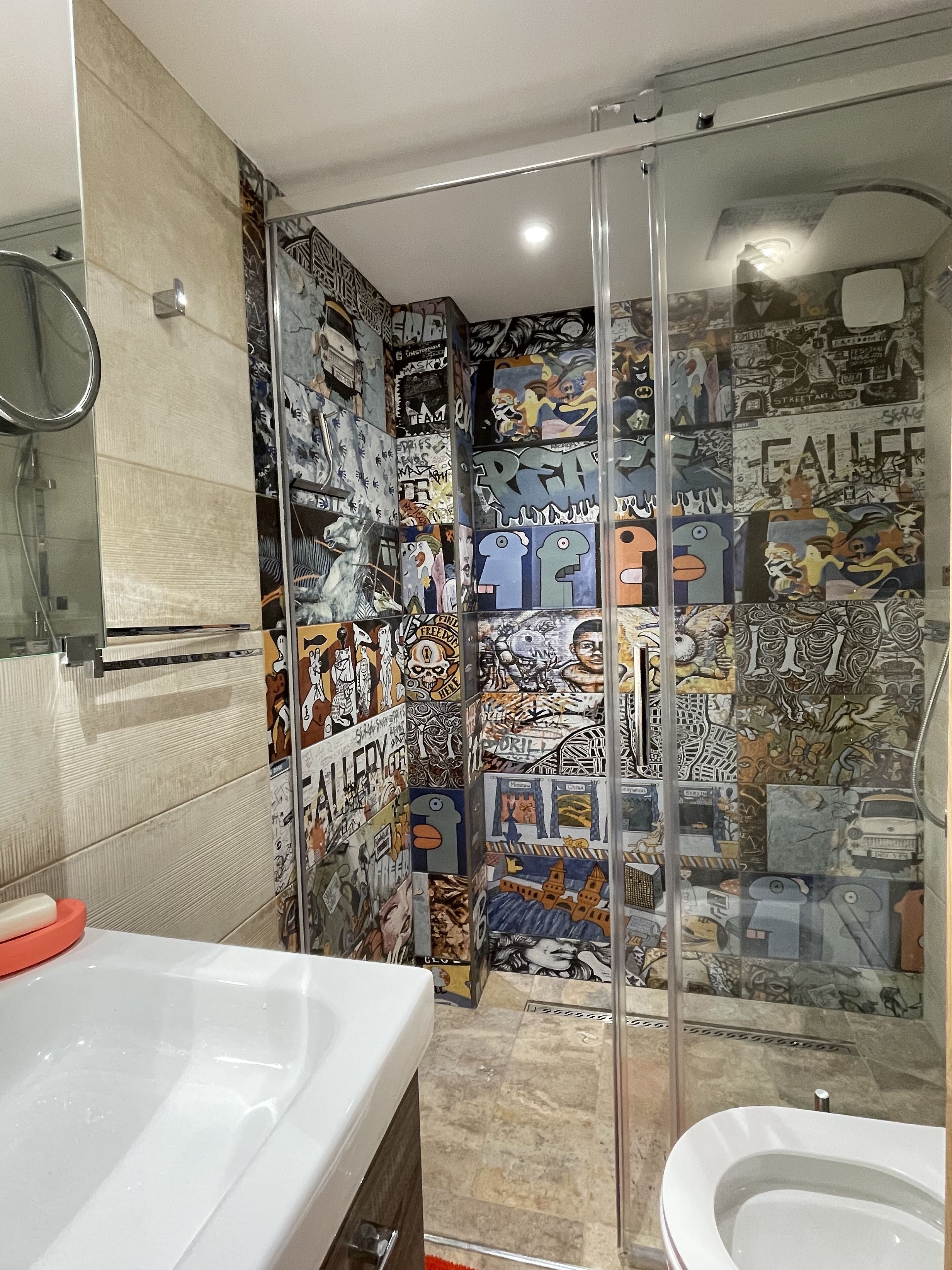 Dutxa, assecador de cabells, tovalloles i sabó 