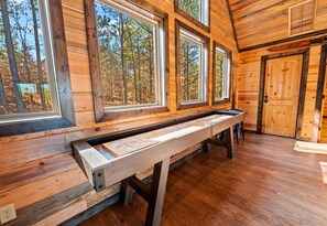 Interior - King Suites, Game Room, Hot Tub, Sleeps 22 (Broken Bow)