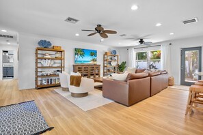 TV, ping pong - Coastal Home with Pool and Jetted Spa! Close to Beach! - Blue Coral Beach House (Holmes Beach)
