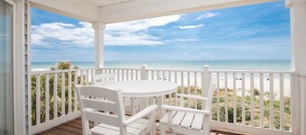 Beachfront-Pet Friendly-Heated Pool Apr to Oct