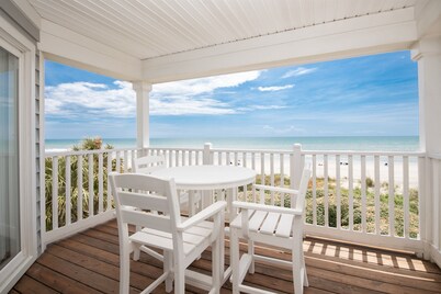 Beachfront-Pet Friendly-Heated Pool Apr to Oct