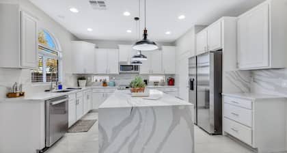 Luxury 3 Bedroom Home in Gilbert