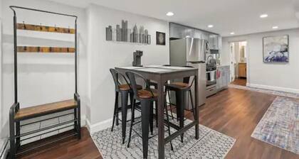 Elegant newly renovated smart apartment