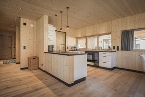 Kühlschrank, Ofen, Herdplatte, Geschirrspüler