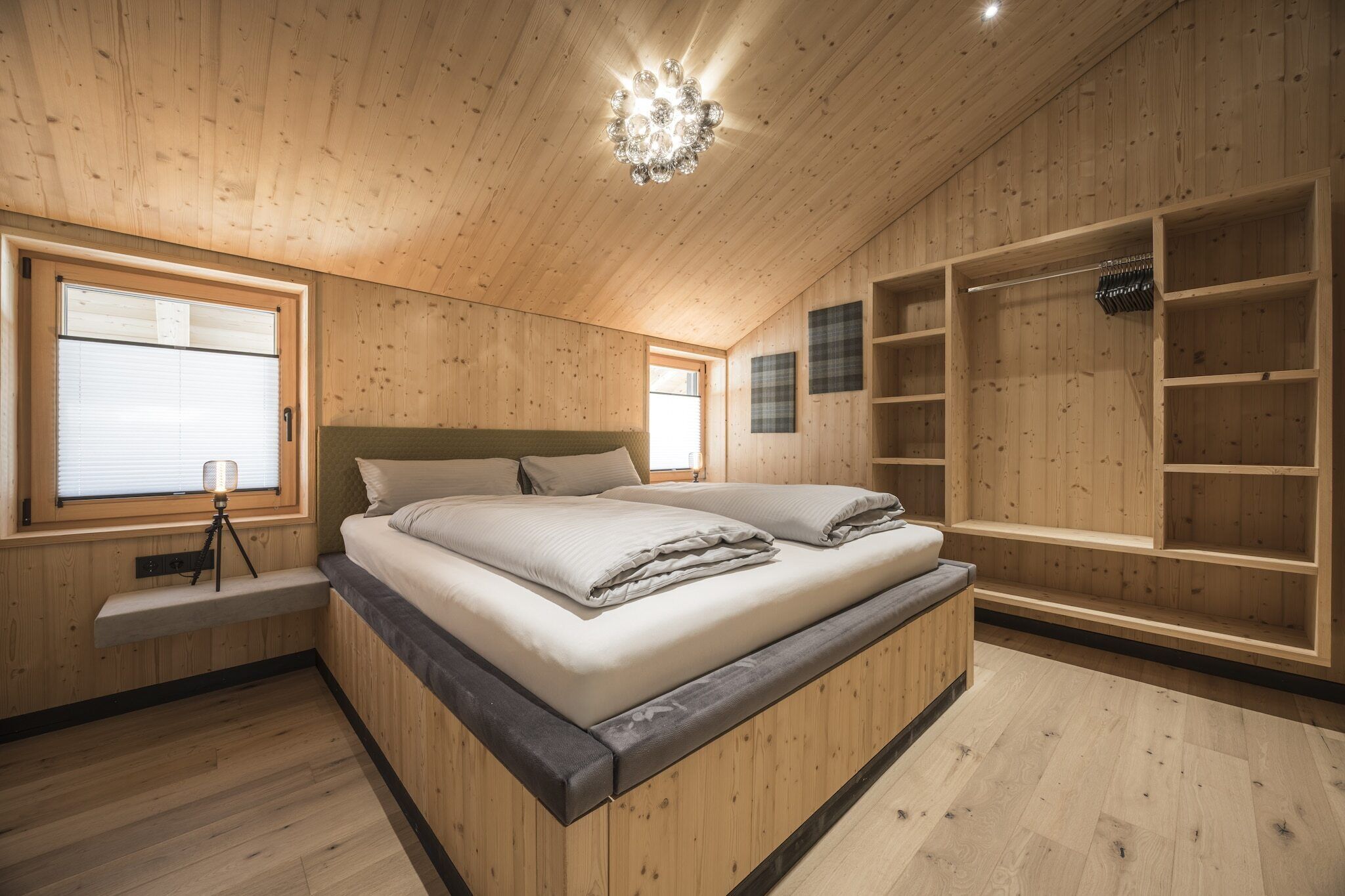 4 多间卧室、旅行婴儿床、WiFi