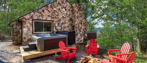 Outdoor spa tub