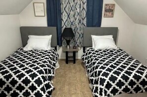 4 Schlafzimmer, Schreibtisch, Bügeleisen/Bügelbrett, kostenloses WLAN