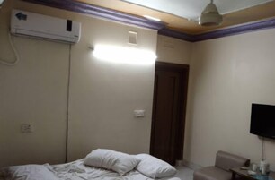 标准双人房或双床房 | 熨斗/熨板、免费 WiFi、床单