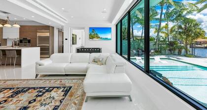 Extravagant 4 bedroom Villa with pool