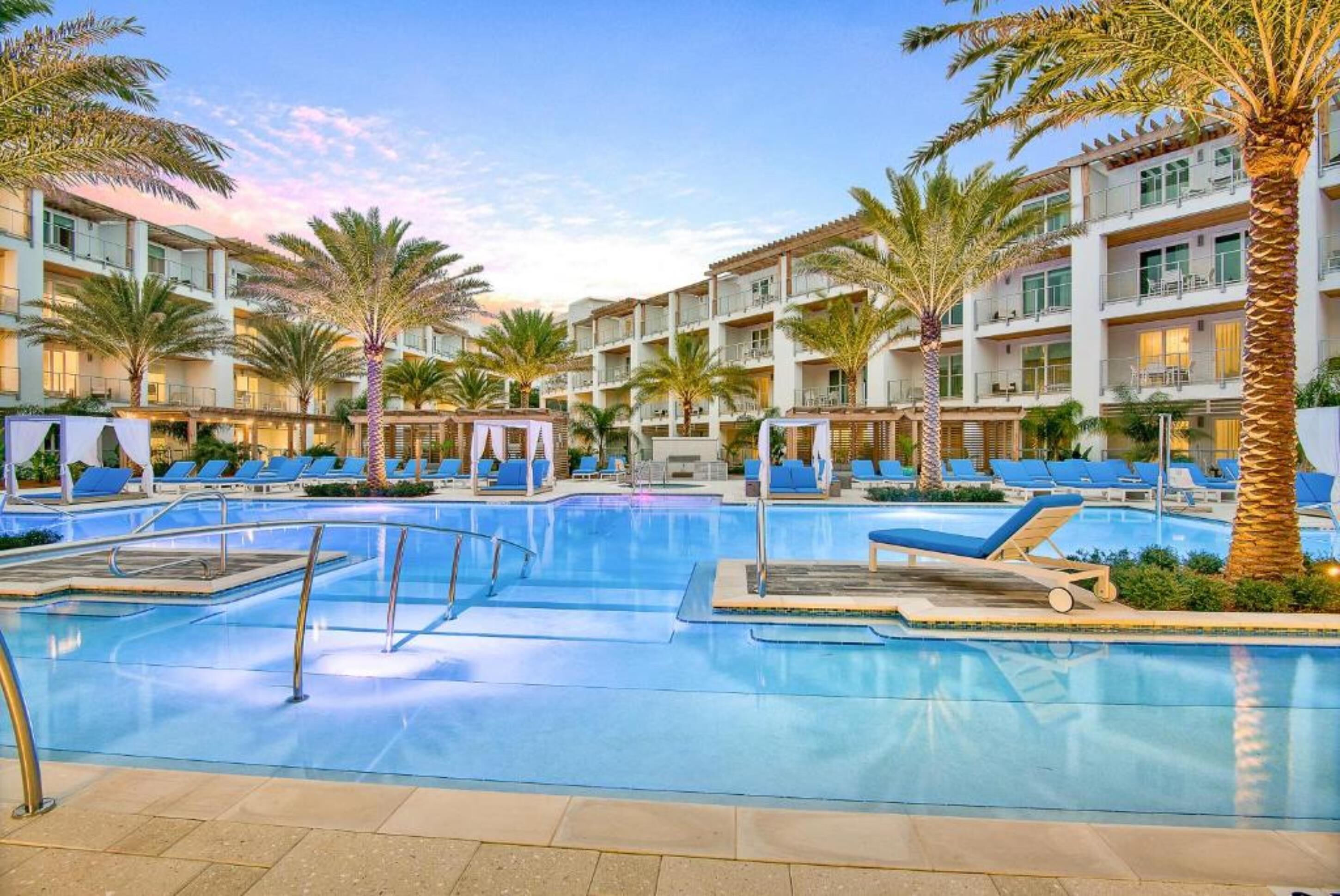 Outdoor pool, pool umbrellas, sun loungers