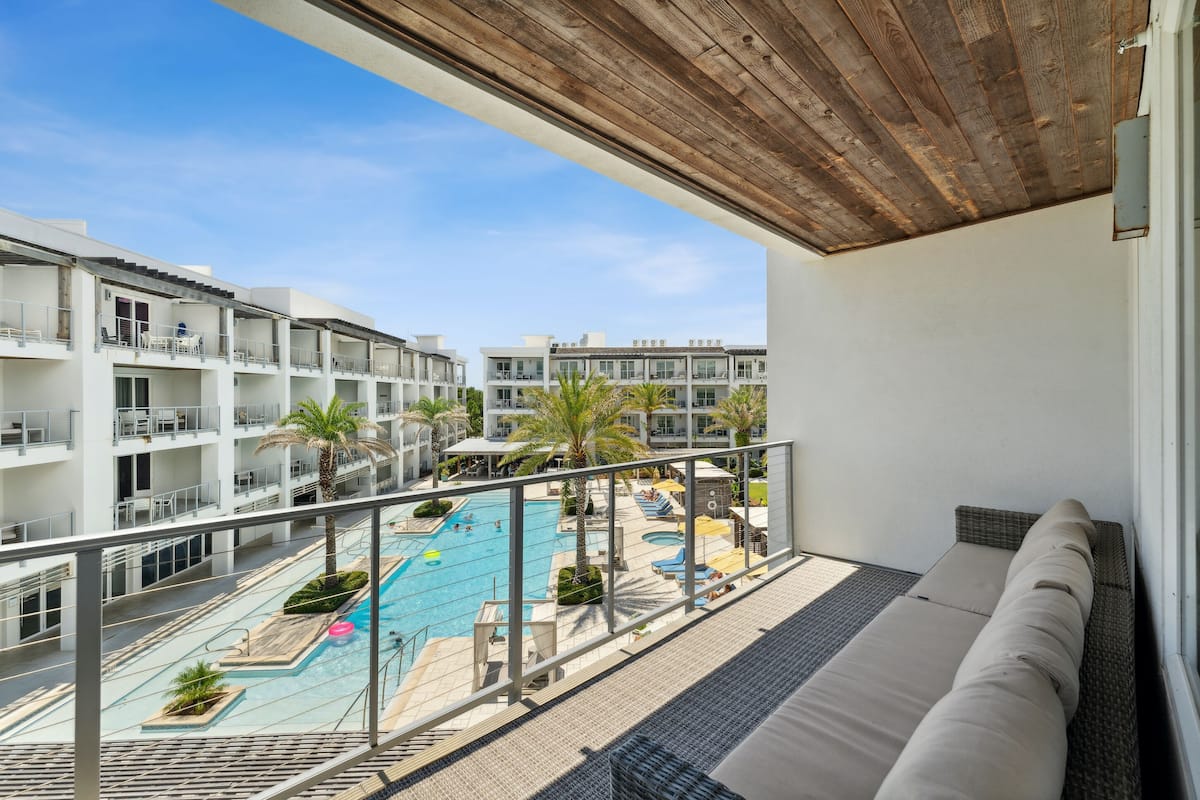 Condo, 3 Bedrooms (331) | Balcony view