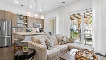 Condo, 2 Bedrooms (313) | Living area | 55-inch Smart TV with digital channels, TV