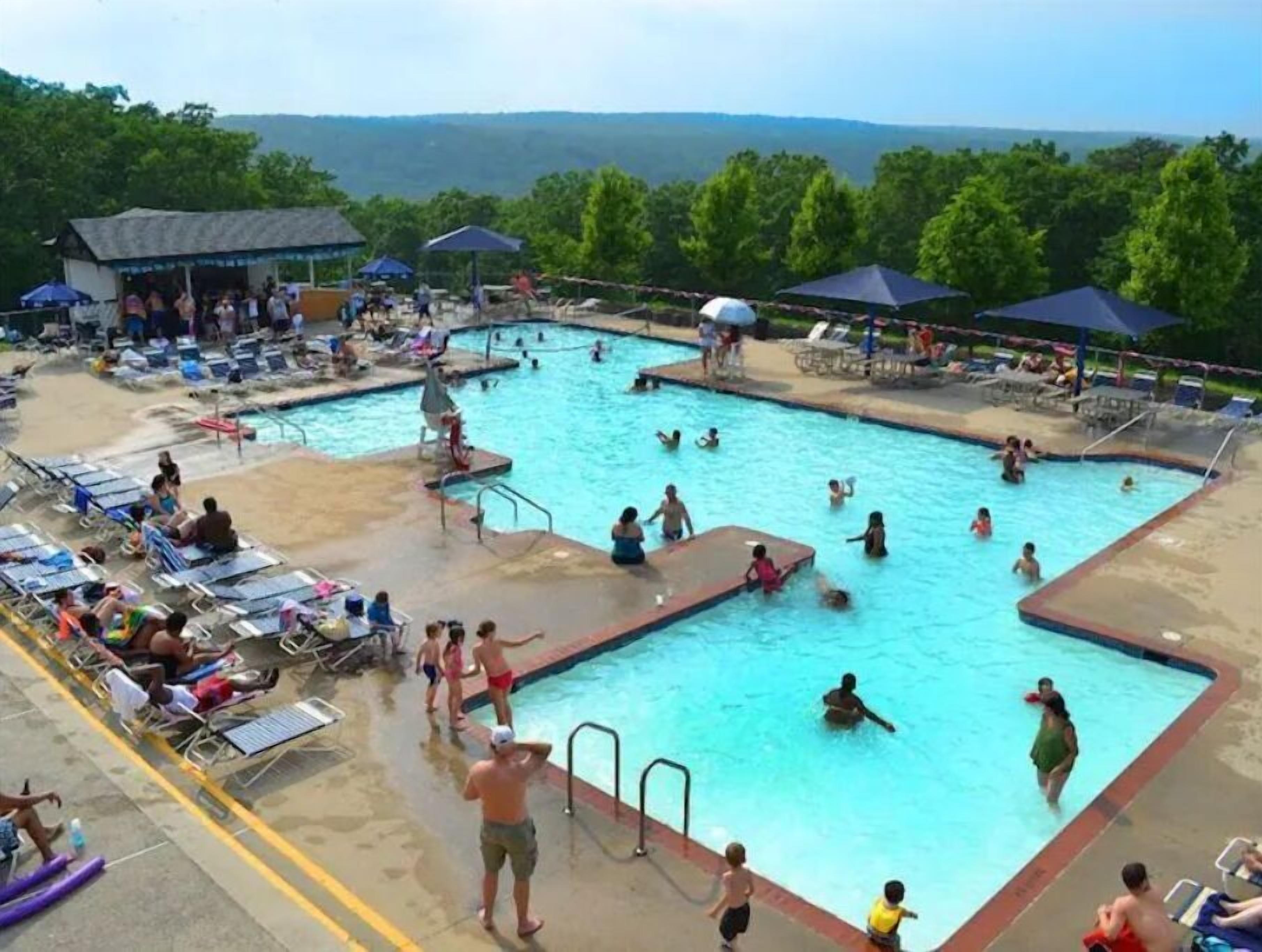 Piscine couverte, piscine extérieure