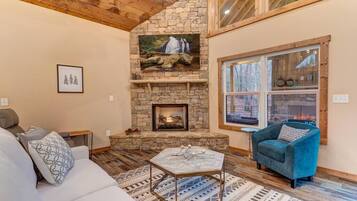 電視、壁爐、乒乓球設施