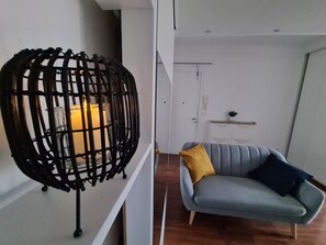 TV - Spacious Studio 2 steps from the station (Sartrouville)