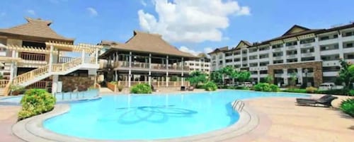 Charming Family Condo Resort beside SM Mall!
