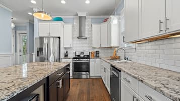 House | Private kitchen | Full-size fridge, microwave, oven, stovetop