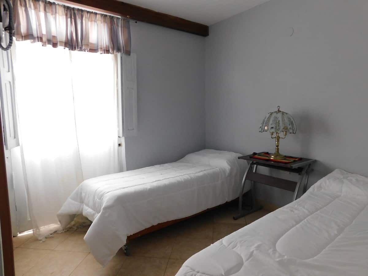 1 habitación, wifi y ropa de cama 