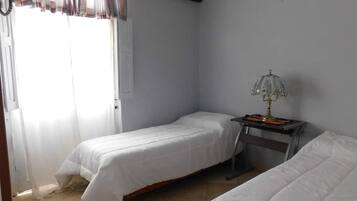 1 habitación, wifi y ropa de cama