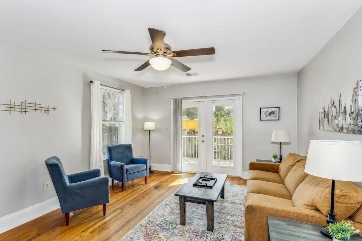 Midtown, Minutes to the Beach! Highlands 4-Units!