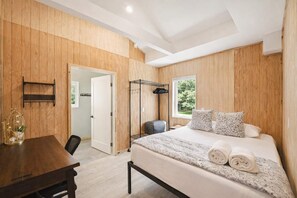 5 chambres, fer et planche à repasser, lit parapluie, Wi-Fi