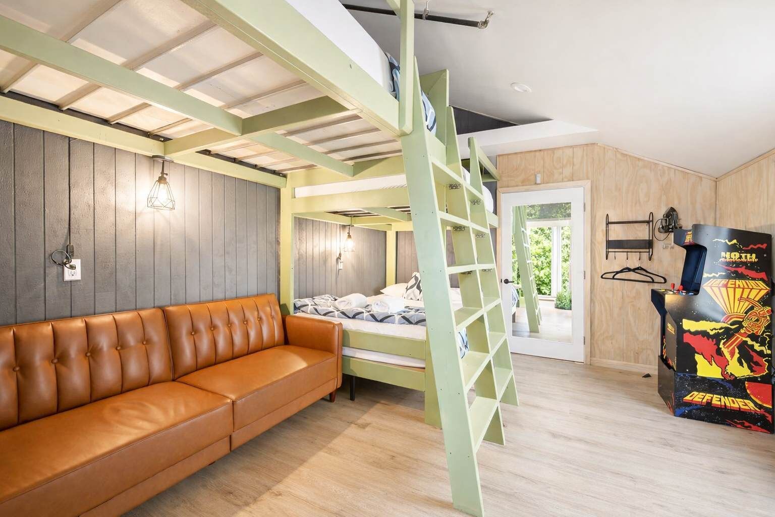 5 quartos, ferros/tábuas de passar roupa, berço de viagem, Wi-Fi