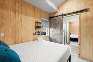 5 عدّة غرف نوم ومكواة/لوح كي وسرير سفر وواي فاي