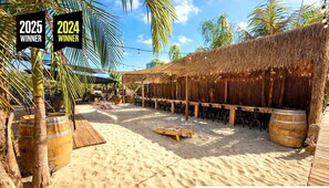 Property grounds - Resort Perks: 10 beds, Beach Hou.se, deck & kitchen (San Diego)