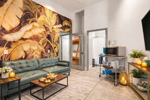 TV, offices - Resort Perks: 11 beds, monastery bunks, kitchen (San Diego)